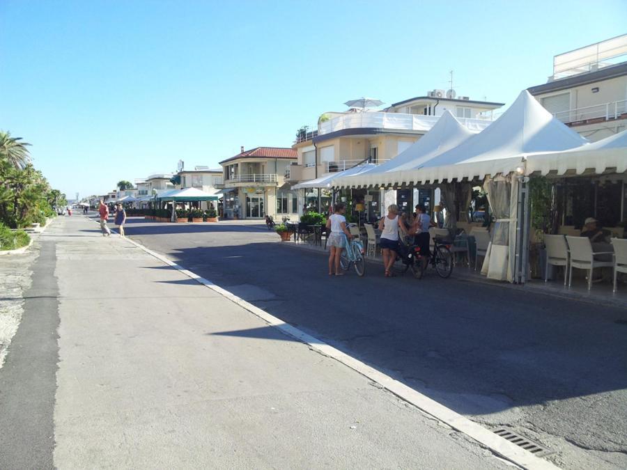 Hotel Kim Viareggio Esterno foto